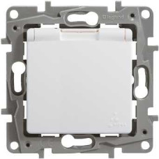 Legrand 672232 Розетка 2К+З IP 44 с откидной крышкой и шторками - немецкий стандарт - автоматические зажимы - 16 А - 250 В~ - Etika - белый