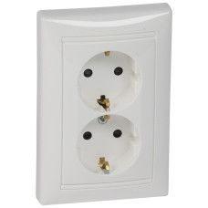 Legrand 774427 Розетка двойная (моноблок) Valena с заземлением, с защитными шторками (белый)